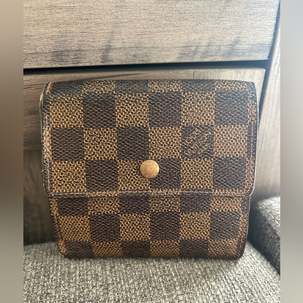 Louis Vuitton Damier Ebene Elise Compact Wallet